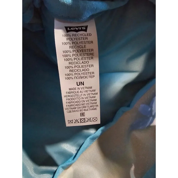 Levi's Stratuss Co. Women's multicolor banana leaf Zippered fanny pack waist Bag - Picture 8 of 9